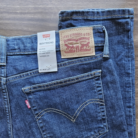 NWT Levi's Women's Boyfriend Jeans Mid Rise Tapered Leg Sz 10; 30x27 - Picture 6 of 7